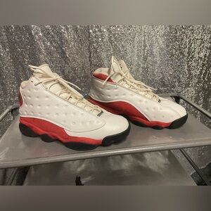 Jordan 13 Retro
OG Chicago (2017)